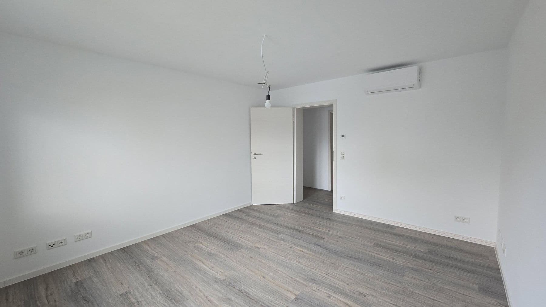 2 bedroom with open-plan kitchen flat to rent, 80 m², Römerberg, Rhineland-Palatinate 2 bedroom with open-plan kitchen flat to rent, 80 m², Römerberg, Rhineland-Palatinate