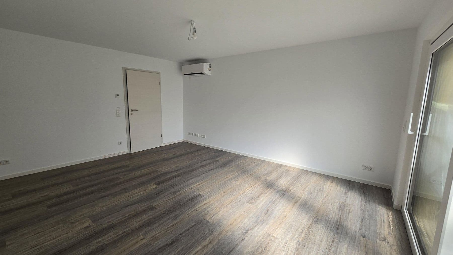 2 bedroom with open-plan kitchen flat to rent, 80 m², Römerberg, Rhineland-Palatinate 2 bedroom with open-plan kitchen flat to rent, 80 m², Römerberg, Rhineland-Palatinate