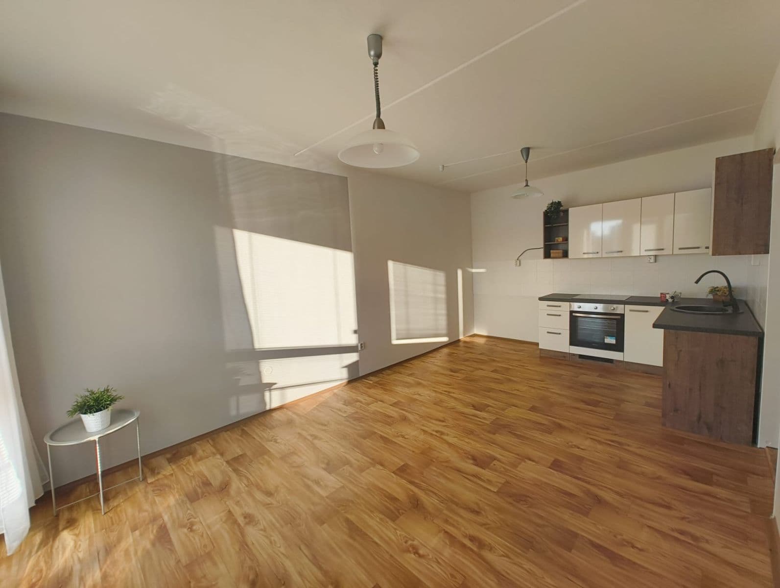 1 bedroom with open-plan kitchen flat to rent, 43 m², Berlínská, Tábor, Jihočeský Region 1 bedroom with open-plan kitchen flat to rent, 43 m², Berlínská, Tábor, Jihočeský Region