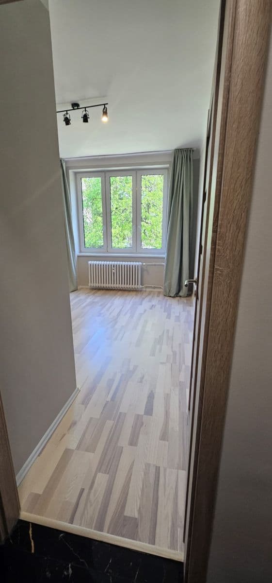 Studio flat to rent, 25 m², Ke Strašnické, Prague, Prague Studio flat to rent, 25 m², Ke Strašnické, Prague, Prague