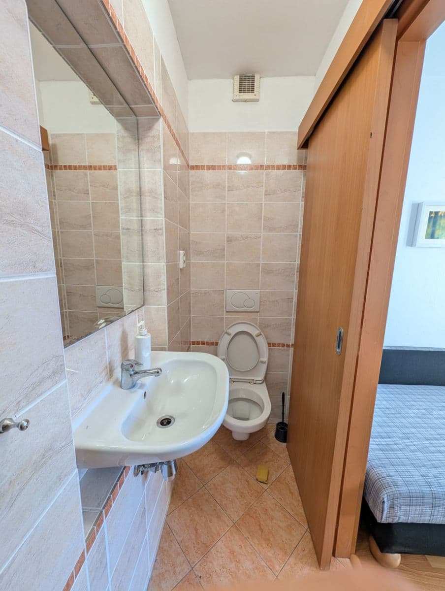 Studio flat to rent, 14 m², Pivoňkova, Brno, Jihomoravský Region Studio flat to rent, 14 m², Pivoňkova, Brno, Jihomoravský Region