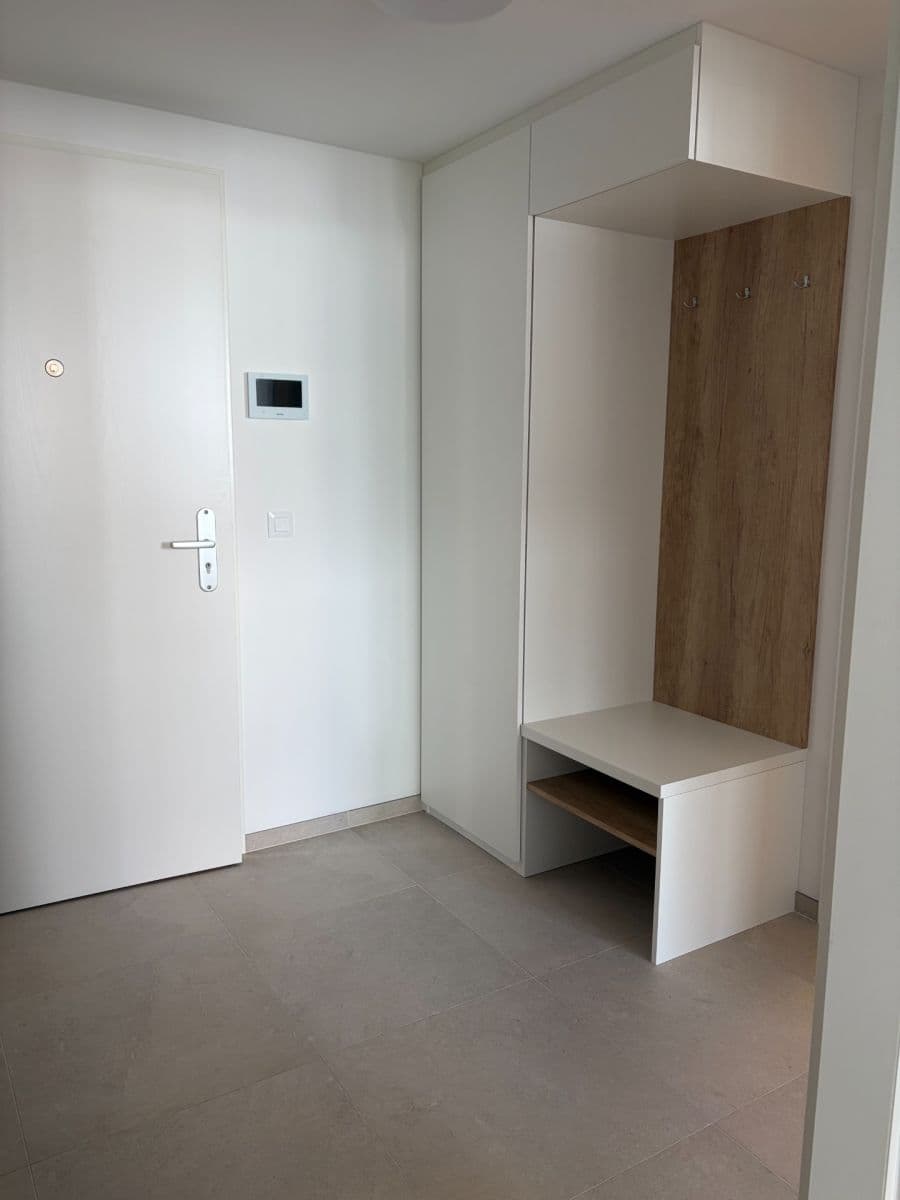 1 bedroom with open-plan kitchen flat to rent, 50 m², Blažimská, Prague, Prague 1 bedroom with open-plan kitchen flat to rent, 50 m², Blažimská, Prague, Prague