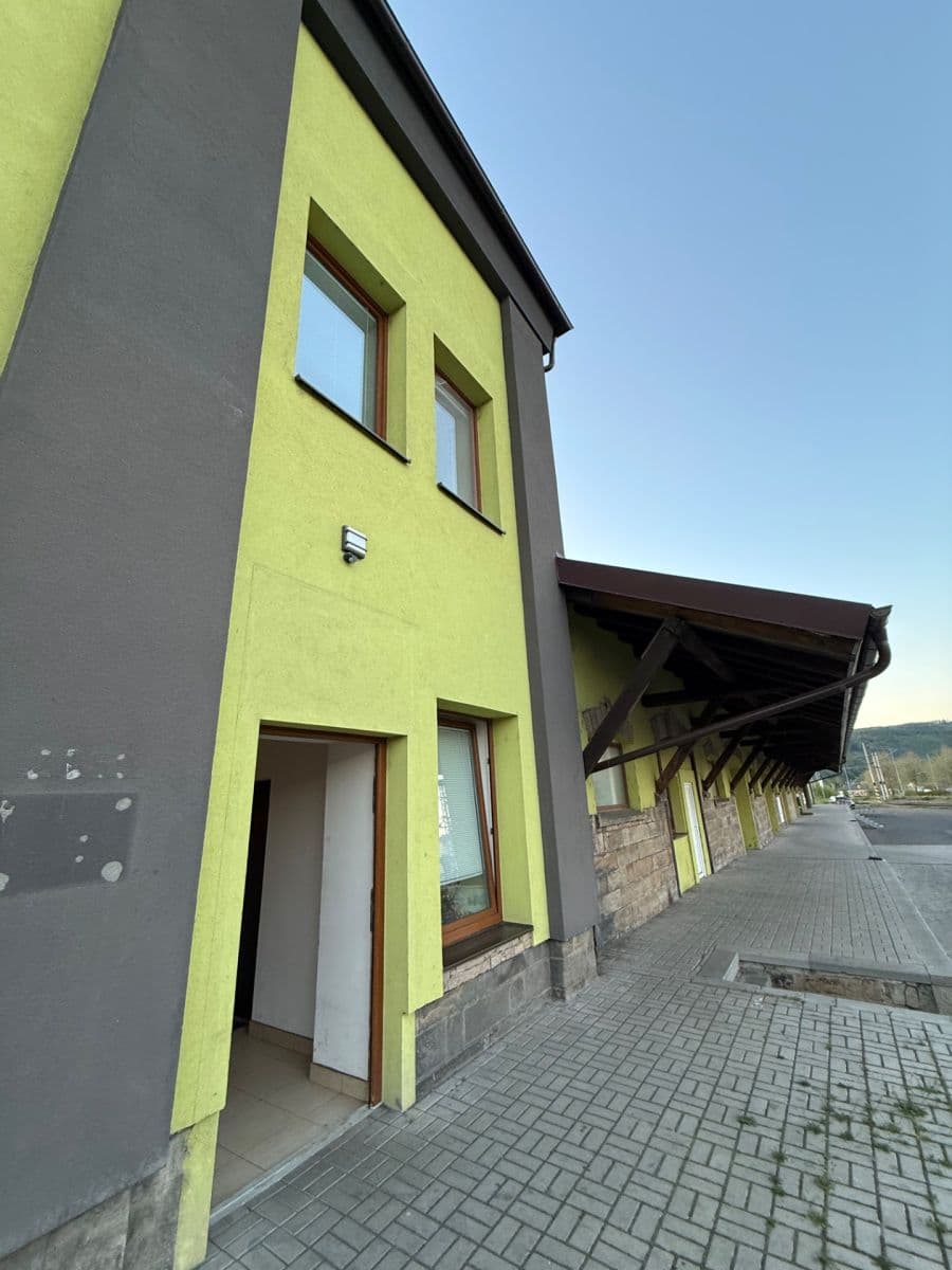3 bedroom with open-plan kitchen flat to rent, 217 m², Práce, Děčín, Ústecký Region 3 bedroom with open-plan kitchen flat to rent, 217 m², Práce, Děčín, Ústecký Region