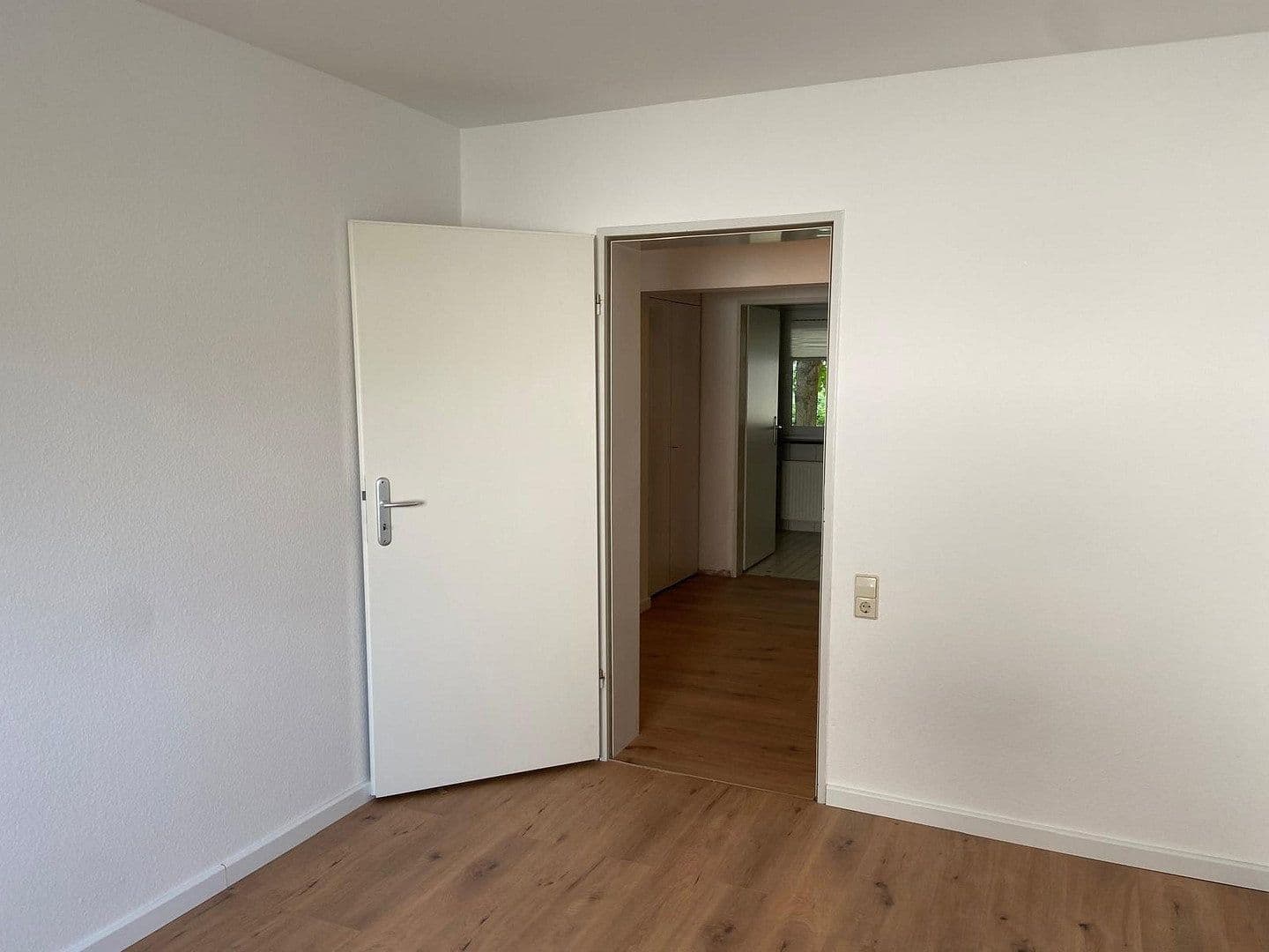 2 bedroom with open-plan kitchen flat to rent, 100 m², Hockenheim, Baden-Württemberg 2 bedroom with open-plan kitchen flat to rent, 100 m², Hockenheim, Baden-Württemberg