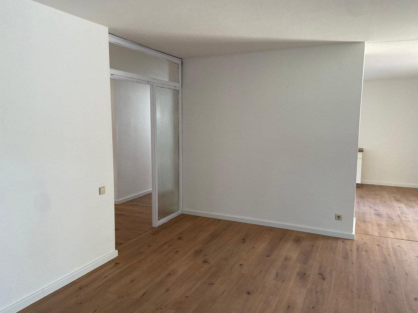2 bedroom with open-plan kitchen flat to rent, 100 m², Hockenheim, Baden-Württemberg 2 bedroom with open-plan kitchen flat to rent, 100 m², Hockenheim, Baden-Württemberg