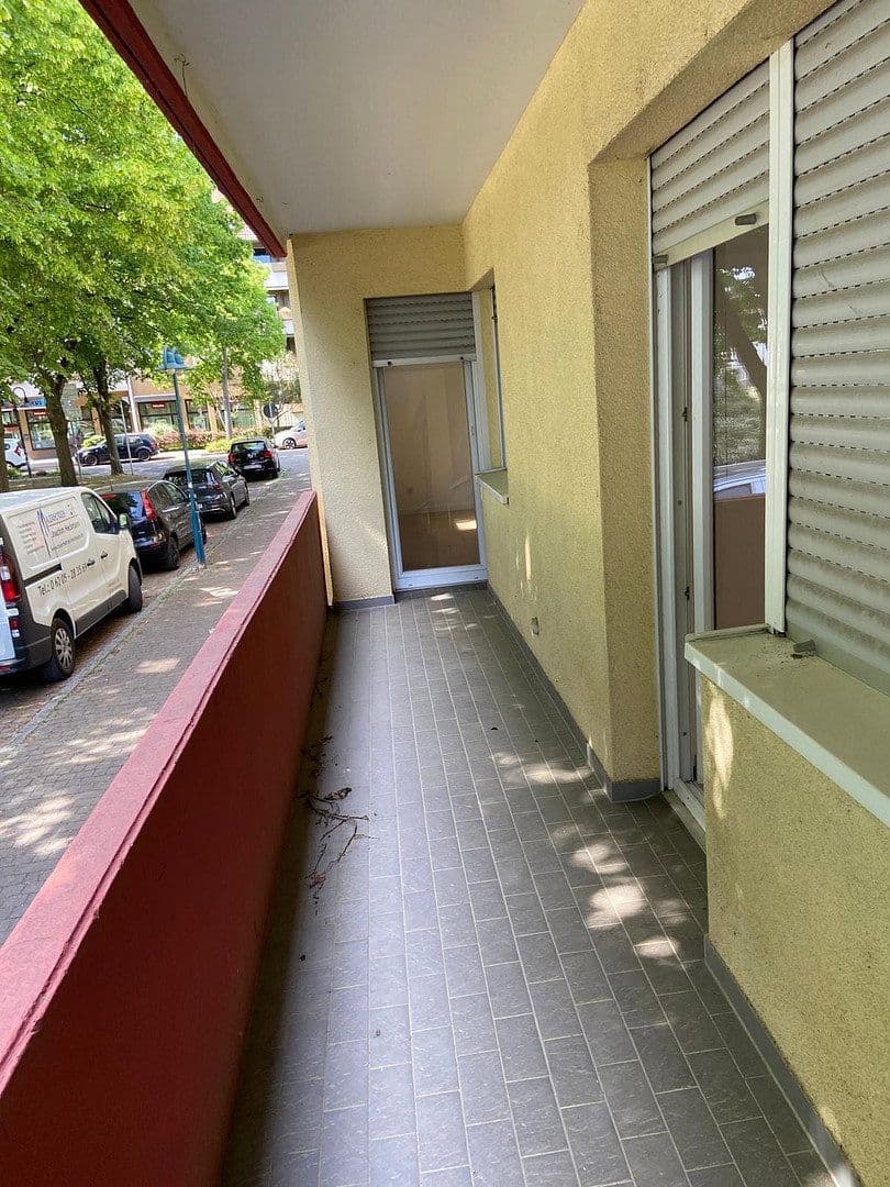 2 bedroom with open-plan kitchen flat to rent, 100 m², Hockenheim, Baden-Württemberg 2 bedroom with open-plan kitchen flat to rent, 100 m², Hockenheim, Baden-Württemberg