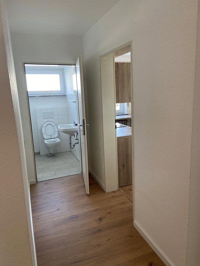 2 bedroom with open-plan kitchen flat to rent, 100 m², Hockenheim, Baden-Württemberg 2 bedroom with open-plan kitchen flat to rent, 100 m², Hockenheim, Baden-Württemberg