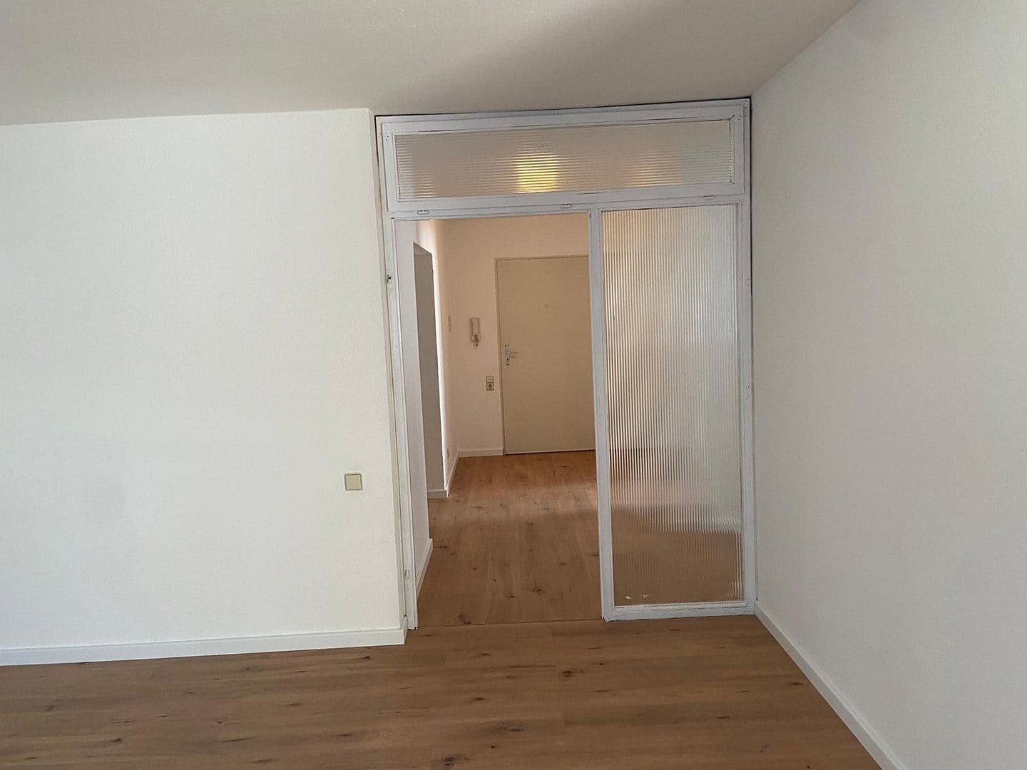 2 bedroom with open-plan kitchen flat to rent, 100 m², Hockenheim, Baden-Württemberg 2 bedroom with open-plan kitchen flat to rent, 100 m², Hockenheim, Baden-Württemberg