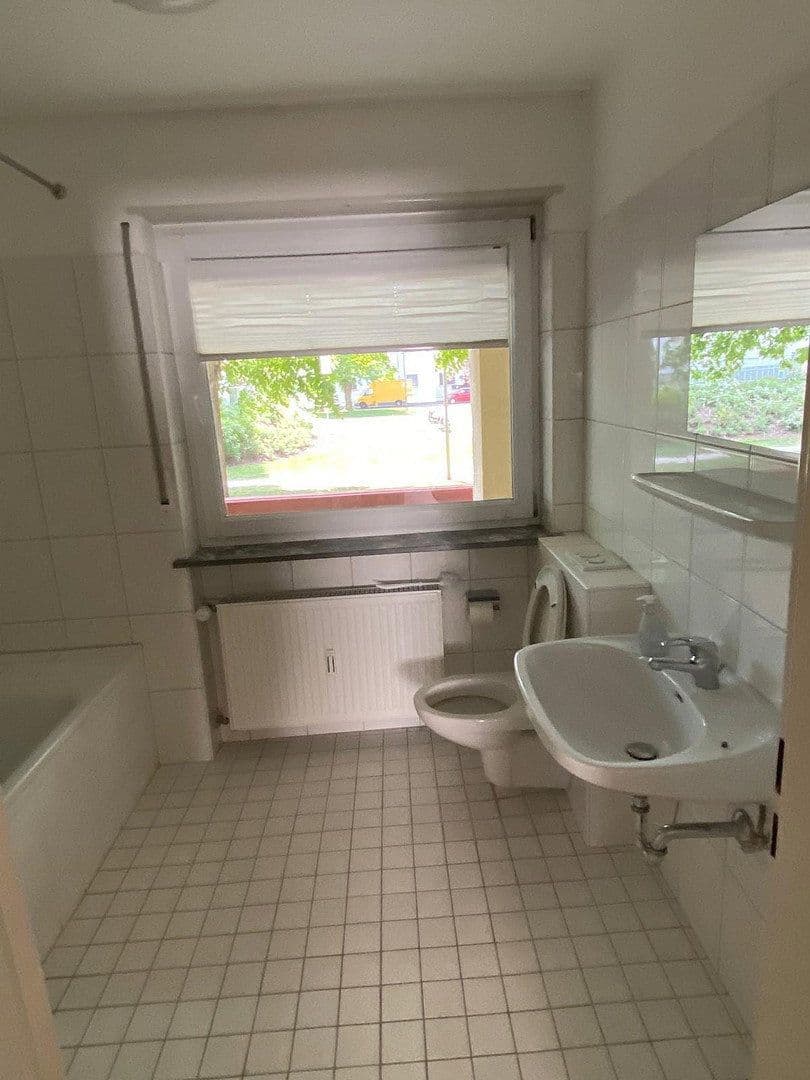 2 bedroom with open-plan kitchen flat to rent, 100 m², Hockenheim, Baden-Württemberg 2 bedroom with open-plan kitchen flat to rent, 100 m², Hockenheim, Baden-Württemberg