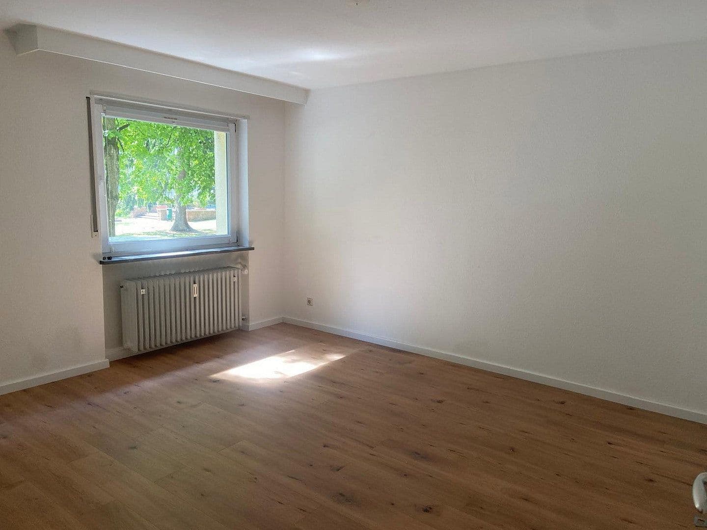 2 bedroom with open-plan kitchen flat to rent, 100 m², Hockenheim, Baden-Württemberg 2 bedroom with open-plan kitchen flat to rent, 100 m², Hockenheim, Baden-Württemberg
