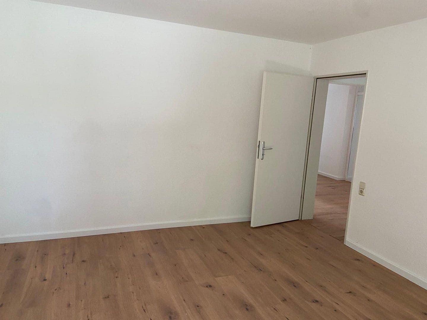 2 bedroom with open-plan kitchen flat to rent, 100 m², Hockenheim, Baden-Württemberg 2 bedroom with open-plan kitchen flat to rent, 100 m², Hockenheim, Baden-Württemberg