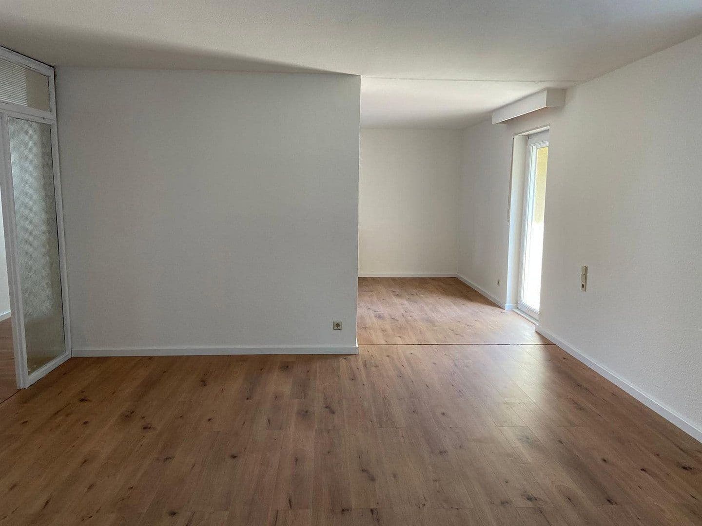 2 bedroom with open-plan kitchen flat to rent, 100 m², Hockenheim, Baden-Württemberg 2 bedroom with open-plan kitchen flat to rent, 100 m², Hockenheim, Baden-Württemberg