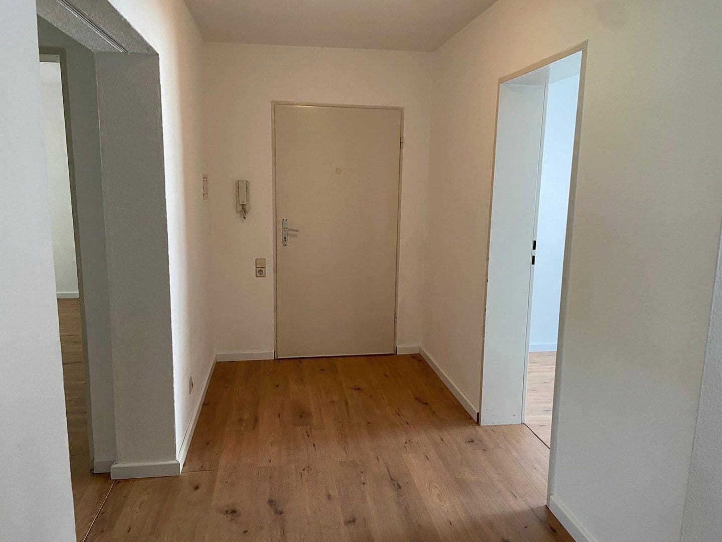 2 bedroom with open-plan kitchen flat to rent, 100 m², Hockenheim, Baden-Württemberg 2 bedroom with open-plan kitchen flat to rent, 100 m², Hockenheim, Baden-Württemberg