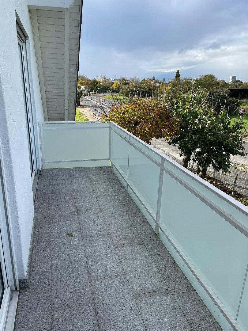 2 bedroom with open-plan kitchen flat to rent, 115 m², Karlstein am Main, Bavaria 2 bedroom with open-plan kitchen flat to rent, 115 m², Karlstein am Main, Bavaria