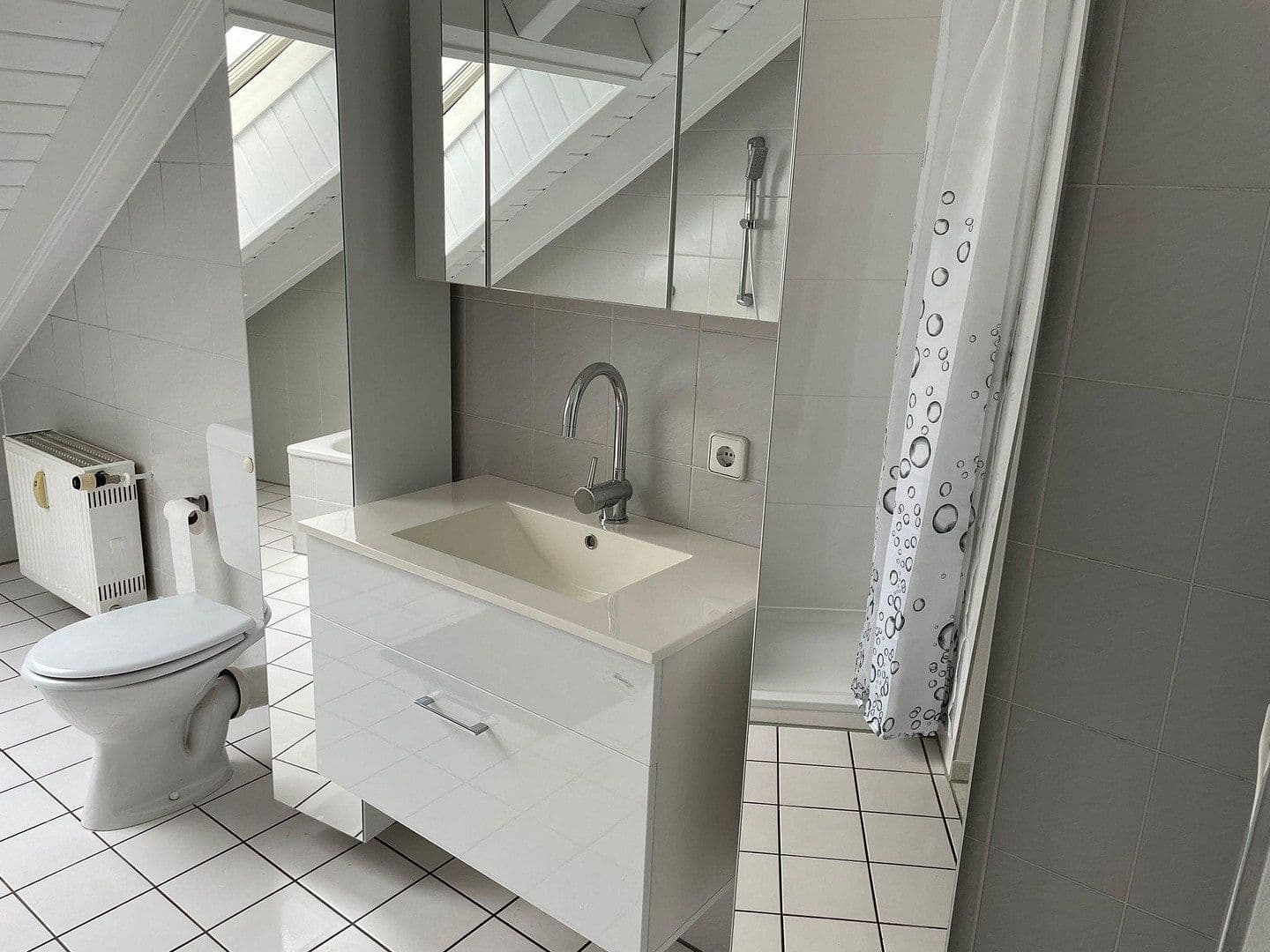 2 bedroom with open-plan kitchen flat to rent, 115 m², Karlstein am Main, Bavaria 2 bedroom with open-plan kitchen flat to rent, 115 m², Karlstein am Main, Bavaria