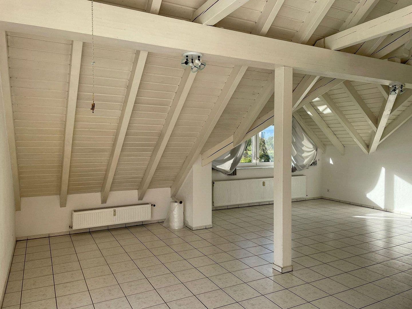2 bedroom with open-plan kitchen flat to rent, 115 m², Karlstein am Main, Bavaria 2 bedroom with open-plan kitchen flat to rent, 115 m², Karlstein am Main, Bavaria