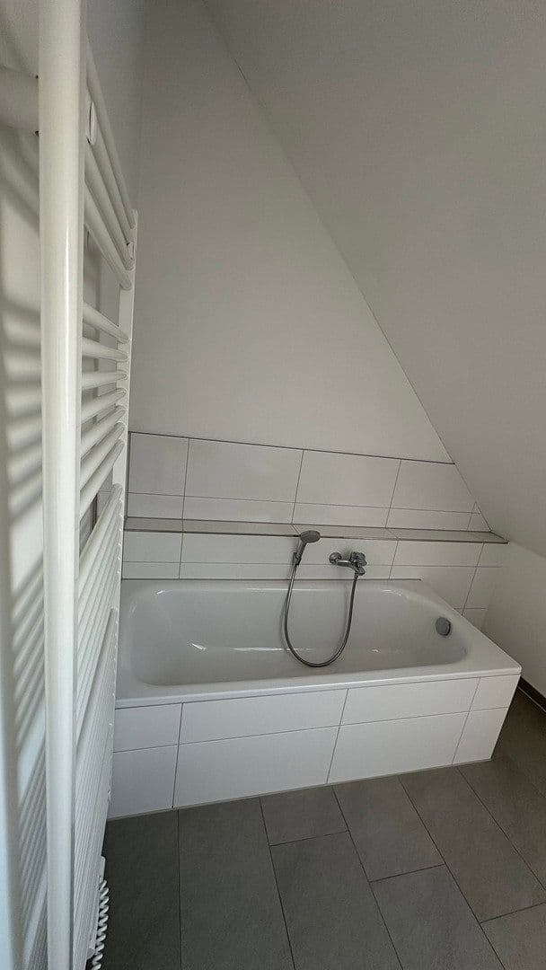 2 bedroom with open-plan kitchen flat to rent, 116 m², Ahlen, North Rhine-Westphalia 2 bedroom with open-plan kitchen flat to rent, 116 m², Ahlen, North Rhine-Westphalia