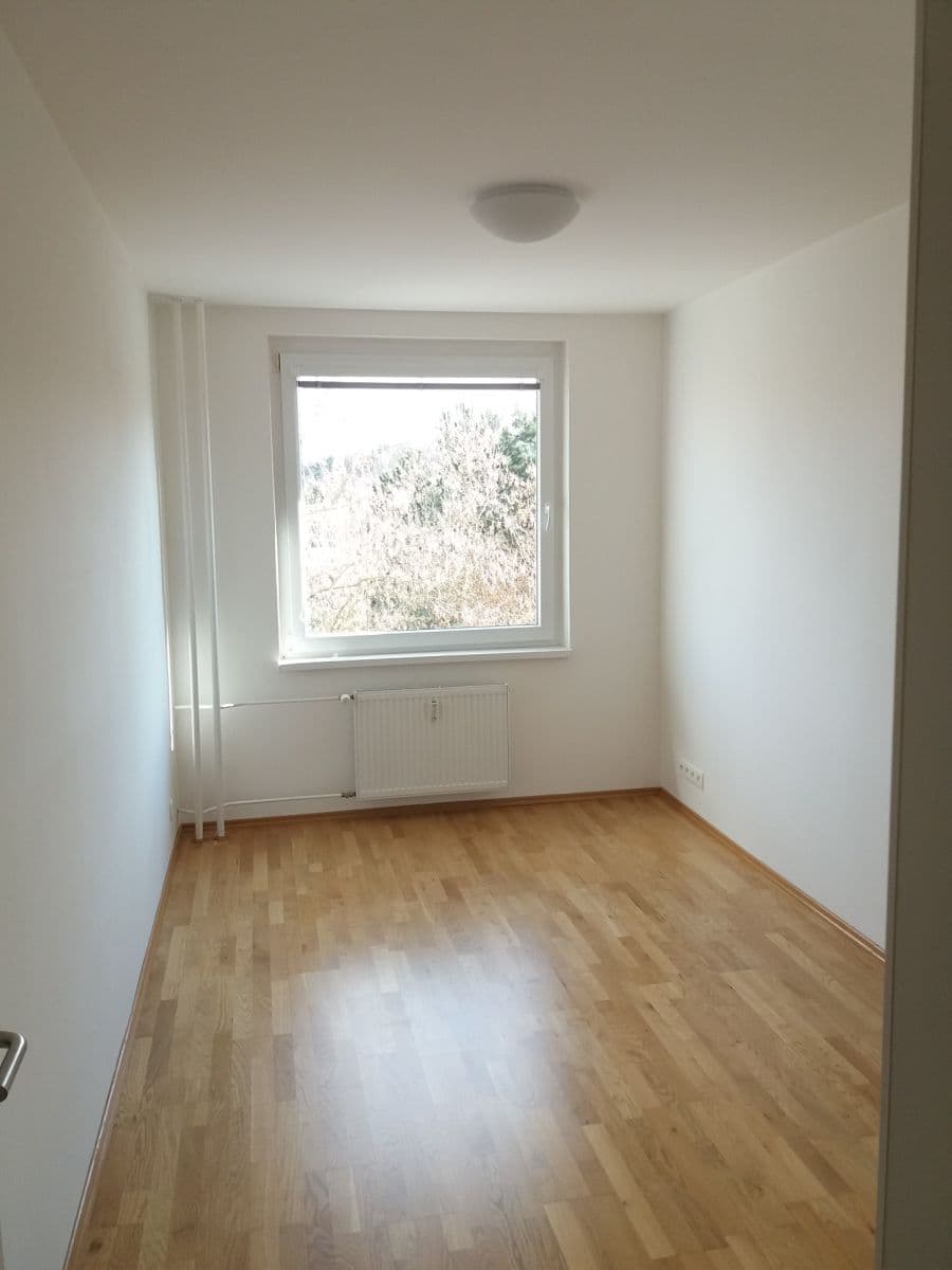 3 bedroom with open-plan kitchen flat to rent, 72 m², Božetická, Prague, Prague 3 bedroom with open-plan kitchen flat to rent, 72 m², Božetická, Prague, Prague