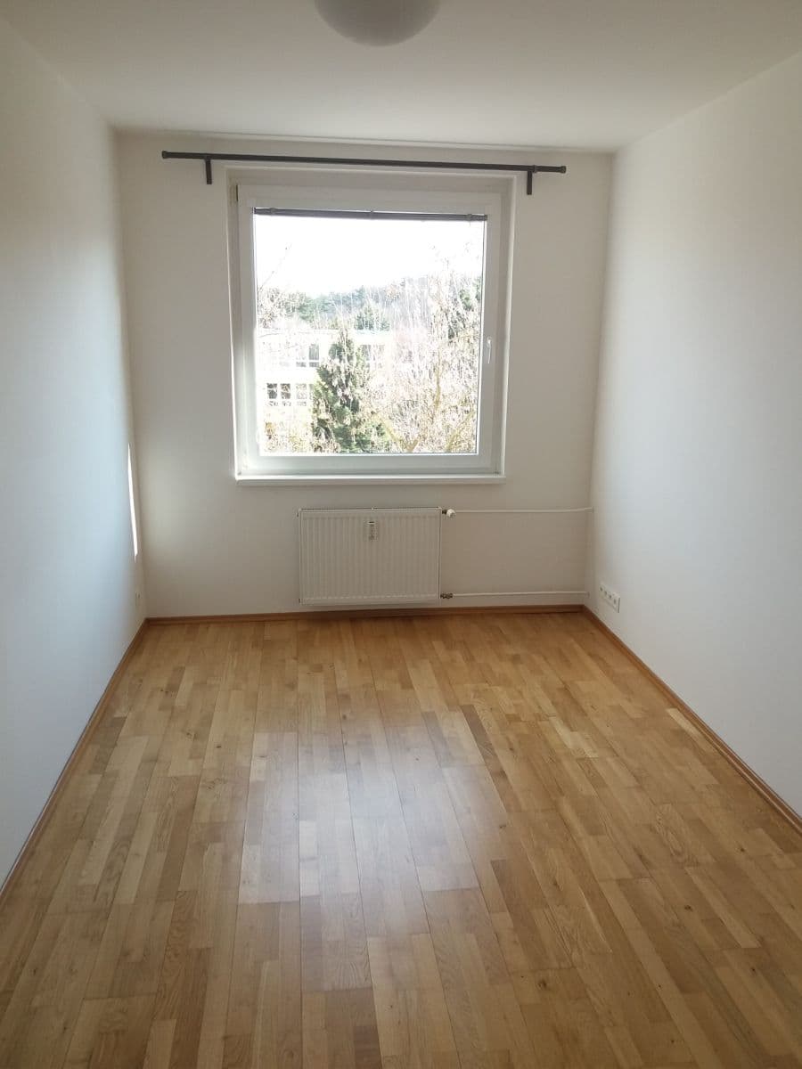 3 bedroom with open-plan kitchen flat to rent, 72 m², Božetická, Prague, Prague 3 bedroom with open-plan kitchen flat to rent, 72 m², Božetická, Prague, Prague