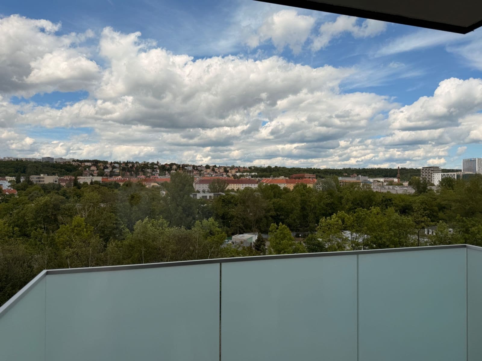 1 bedroom with open-plan kitchen flat to rent, 45 m², Pod Harfou, Prague, Prague 1 bedroom with open-plan kitchen flat to rent, 45 m², Pod Harfou, Prague, Prague