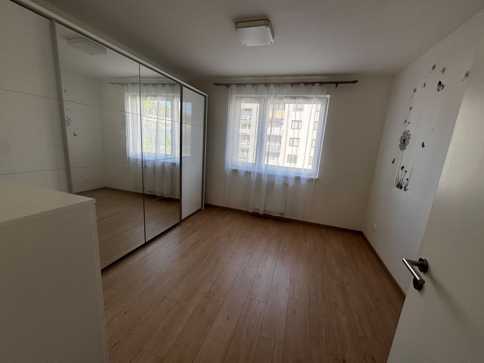 2 bedroom with open-plan kitchen flat to rent, 77 m², Strnadových, Prague, Prague 2 bedroom with open-plan kitchen flat to rent, 77 m², Strnadových, Prague, Prague