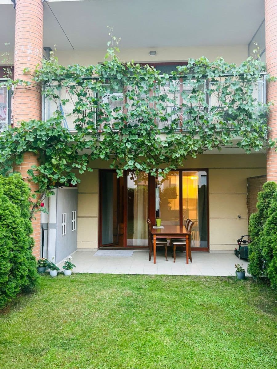 1 bedroom with open-plan kitchen flat to rent, 61 m², Lindleyova, Prague, Prague 1 bedroom with open-plan kitchen flat to rent, 61 m², Lindleyova, Prague, Prague