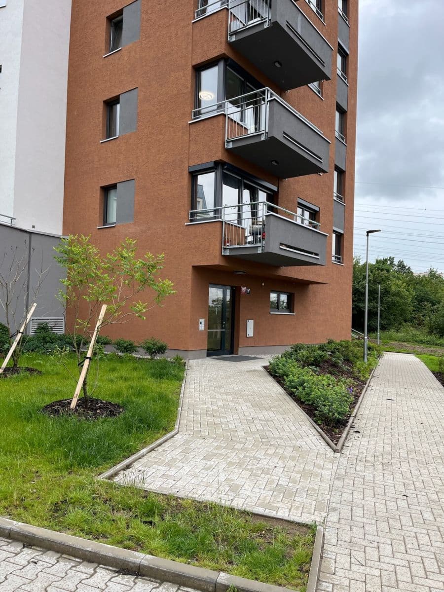 1 bedroom with open-plan kitchen flat to rent, 59 m², Drahňovická, Prague, Prague 1 bedroom with open-plan kitchen flat to rent, 59 m², Drahňovická, Prague, Prague