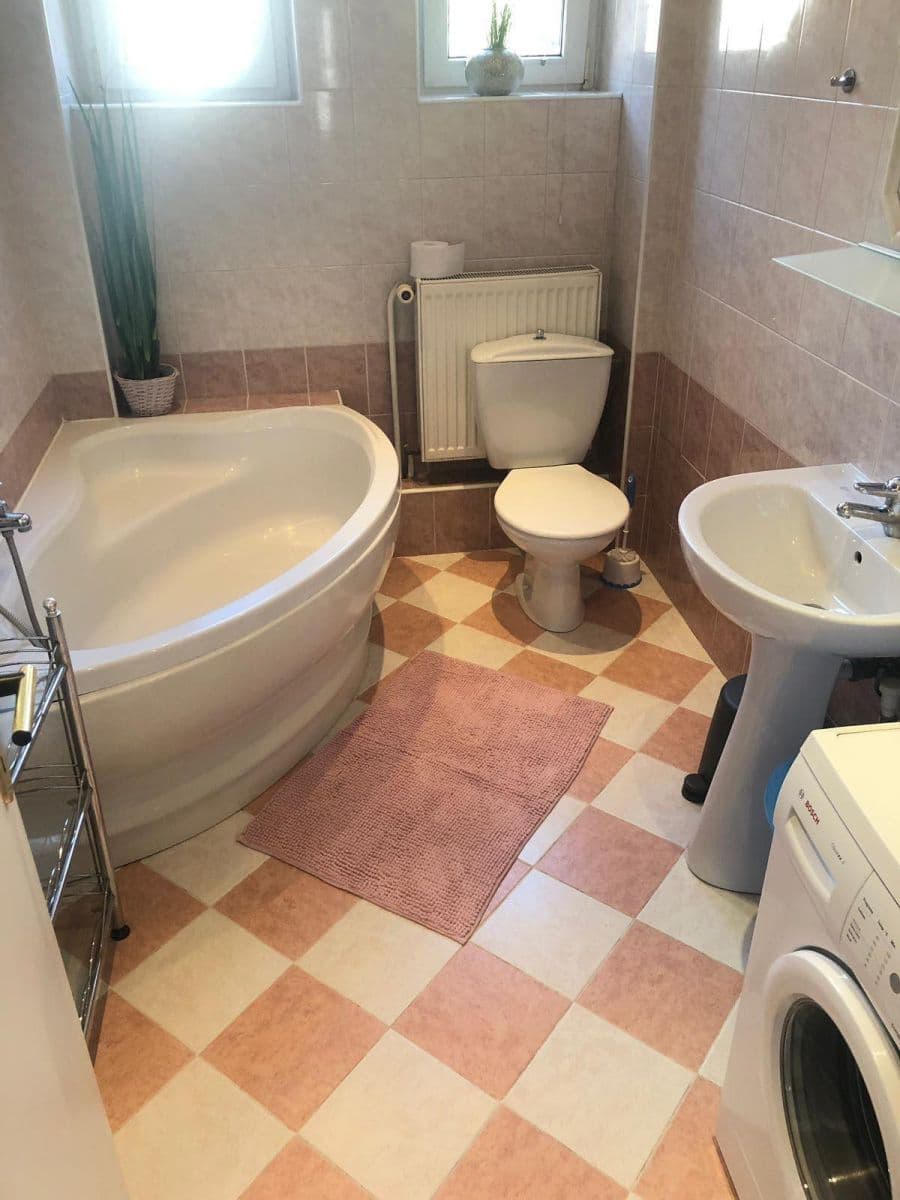 2 bedroom flat to rent, 95 m², U Waltrovky, Prague, Prague 2 bedroom flat to rent, 95 m², U Waltrovky, Prague, Prague