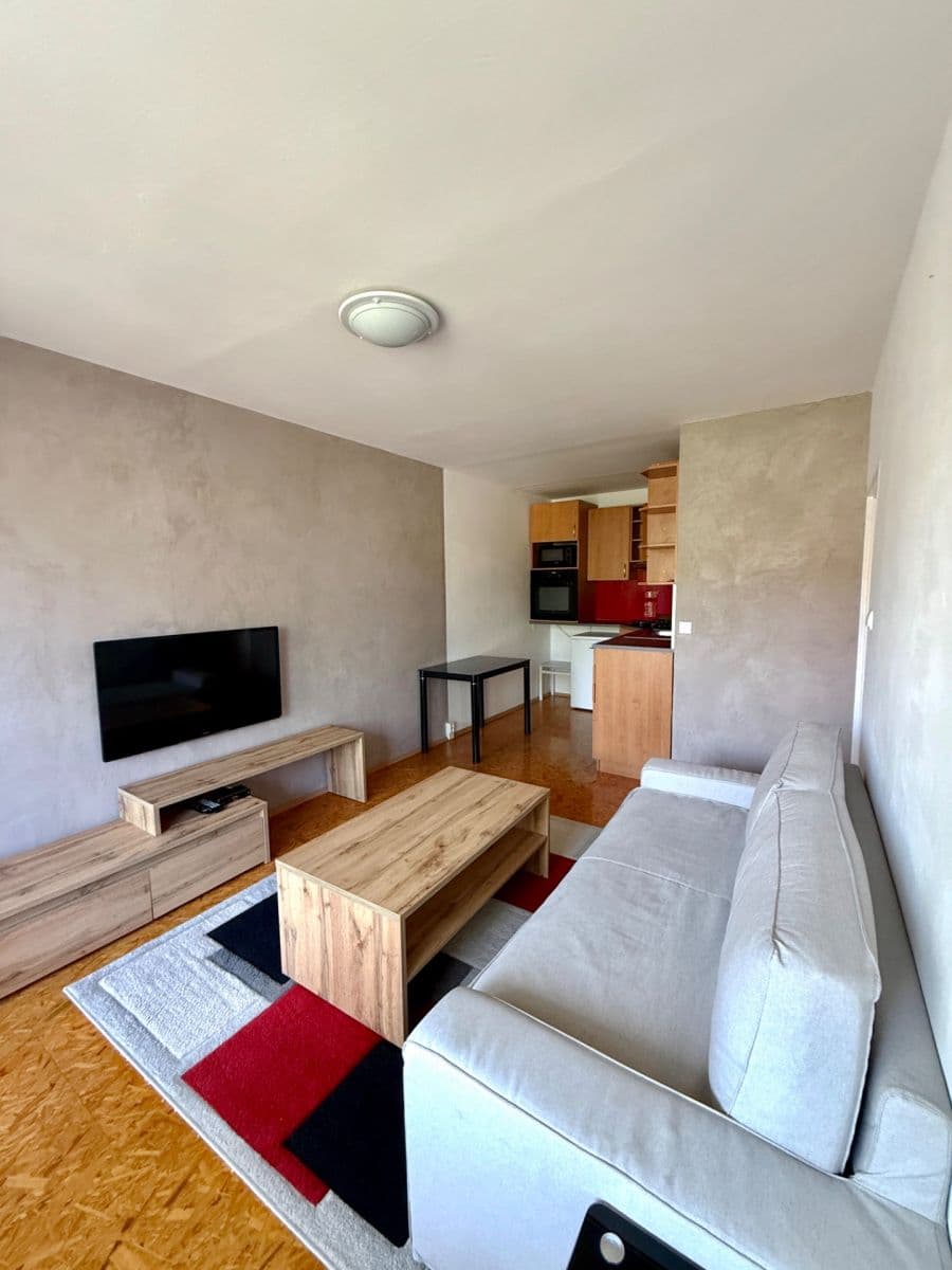 1 bedroom with open-plan kitchen flat to rent, 39 m², Mirovická, Prague, Prague 1 bedroom with open-plan kitchen flat to rent, 39 m², Mirovická, Prague, Prague