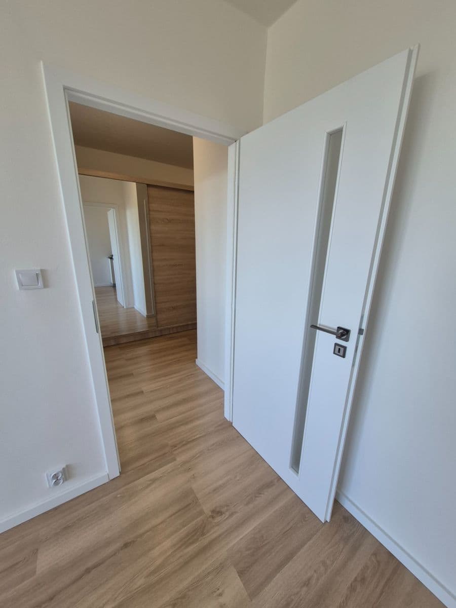 1 bedroom with open-plan kitchen flat to rent, 46 m², Milánská, Prague, Prague 1 bedroom with open-plan kitchen flat to rent, 46 m², Milánská, Prague, Prague