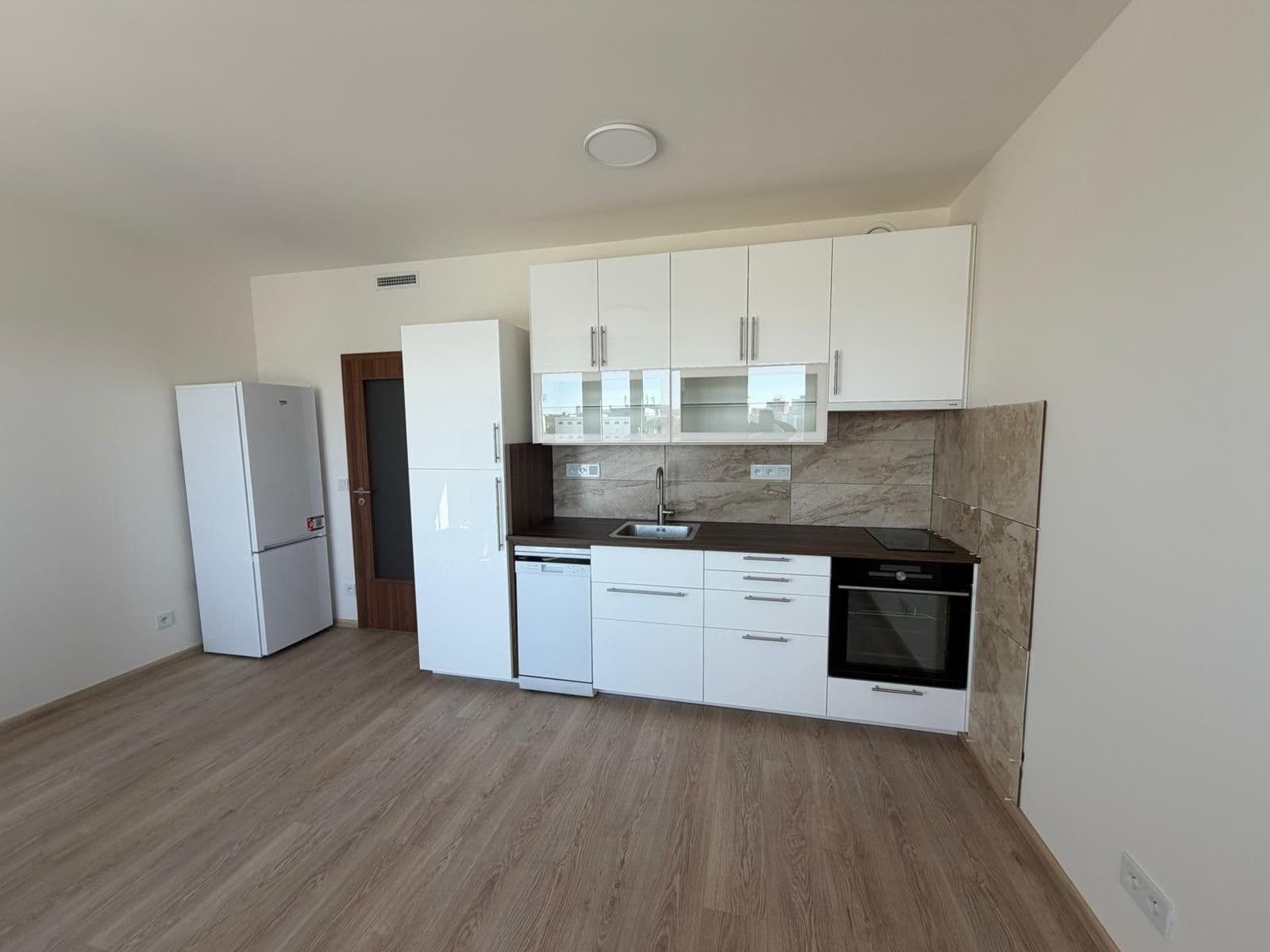 Studio flat to rent, 30 m², U Továren, Prague, Prague Studio flat to rent, 30 m², U Továren, Prague, Prague