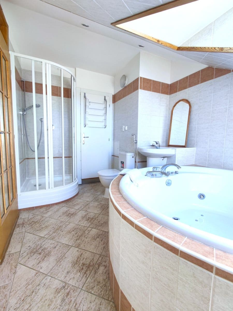 4 bedroom with open-plan kitchen flat to rent, 146 m², Sulova, Prague, Prague 4 bedroom with open-plan kitchen flat to rent, 146 m², Sulova, Prague, Prague