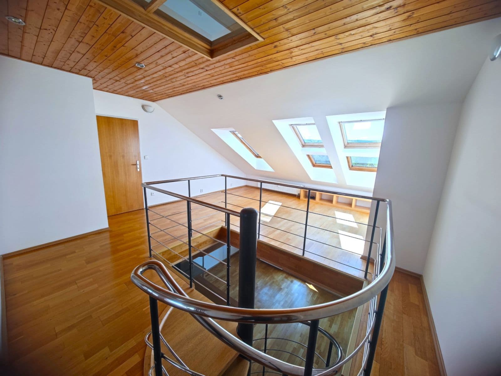 4 bedroom with open-plan kitchen flat to rent, 146 m², Sulova, Prague, Prague 4 bedroom with open-plan kitchen flat to rent, 146 m², Sulova, Prague, Prague
