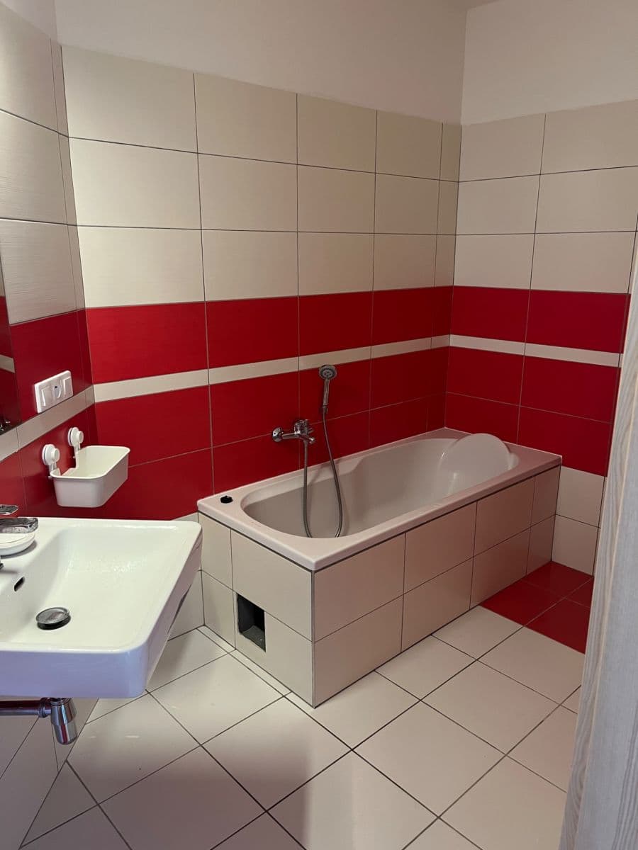 2 bedroom with open-plan kitchen flat for sale, 72 m², Bořenovská, Holešov, Zlínský Region 2 bedroom with open-plan kitchen flat for sale, 72 m², Bořenovská, Holešov, Zlínský Region