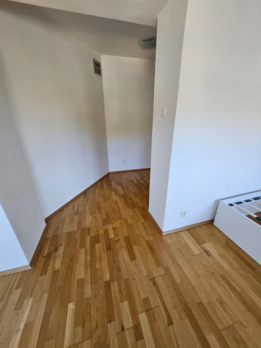 2 bedroom flat to rent, 53 m², Vrchlického, Prague, Prague 2 bedroom flat to rent, 53 m², Vrchlického, Prague, Prague