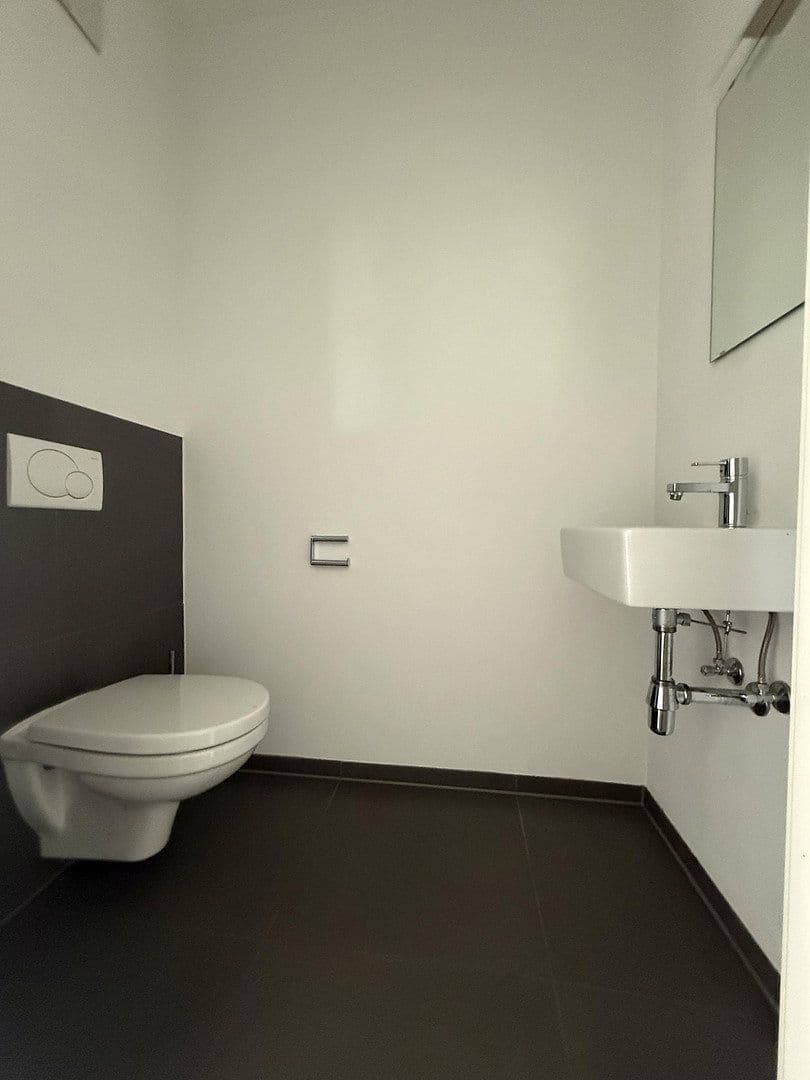 2 bedroom with open-plan kitchen flat for sale, 100 m², Metzingen, Baden-Württemberg 2 bedroom with open-plan kitchen flat for sale, 100 m², Metzingen, Baden-Württemberg