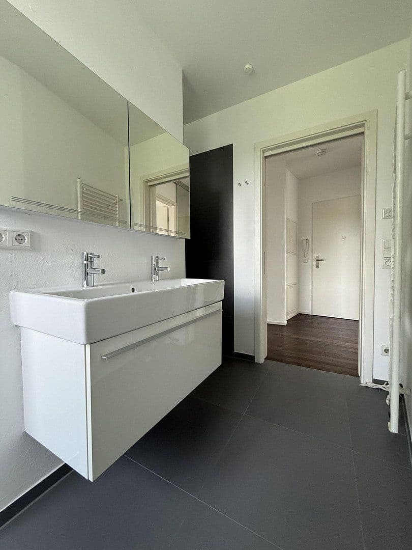 2 bedroom with open-plan kitchen flat for sale, 100 m², Metzingen, Baden-Württemberg 2 bedroom with open-plan kitchen flat for sale, 100 m², Metzingen, Baden-Württemberg