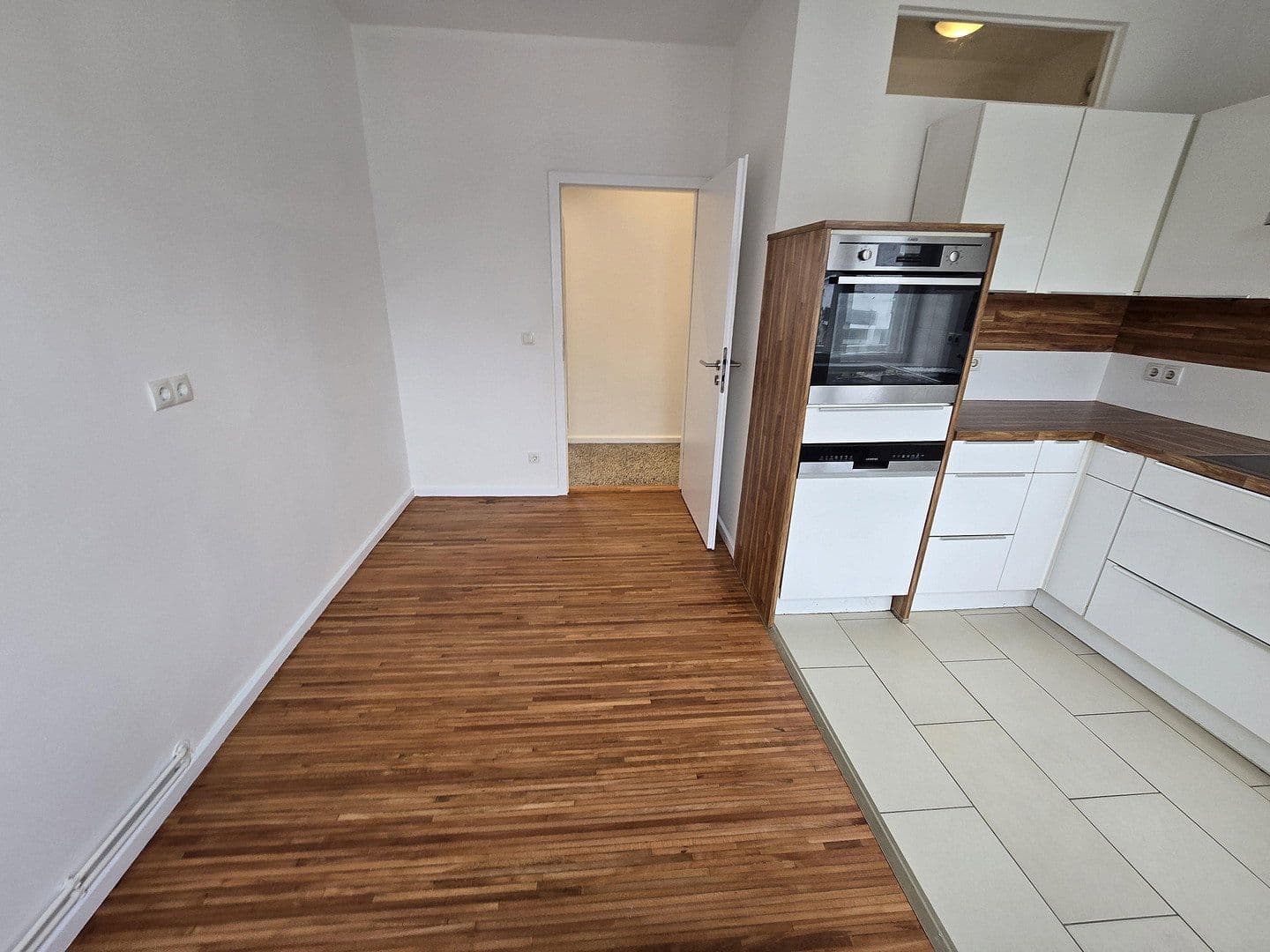 3 bedroom with open-plan kitchen flat to rent, 114 m², Gerhart-Hauptmann Straße 43/45, Teltow, Brandenburg 3 bedroom with open-plan kitchen flat to rent, 114 m², Gerhart-Hauptmann Straße 43/45, Teltow, Brandenburg