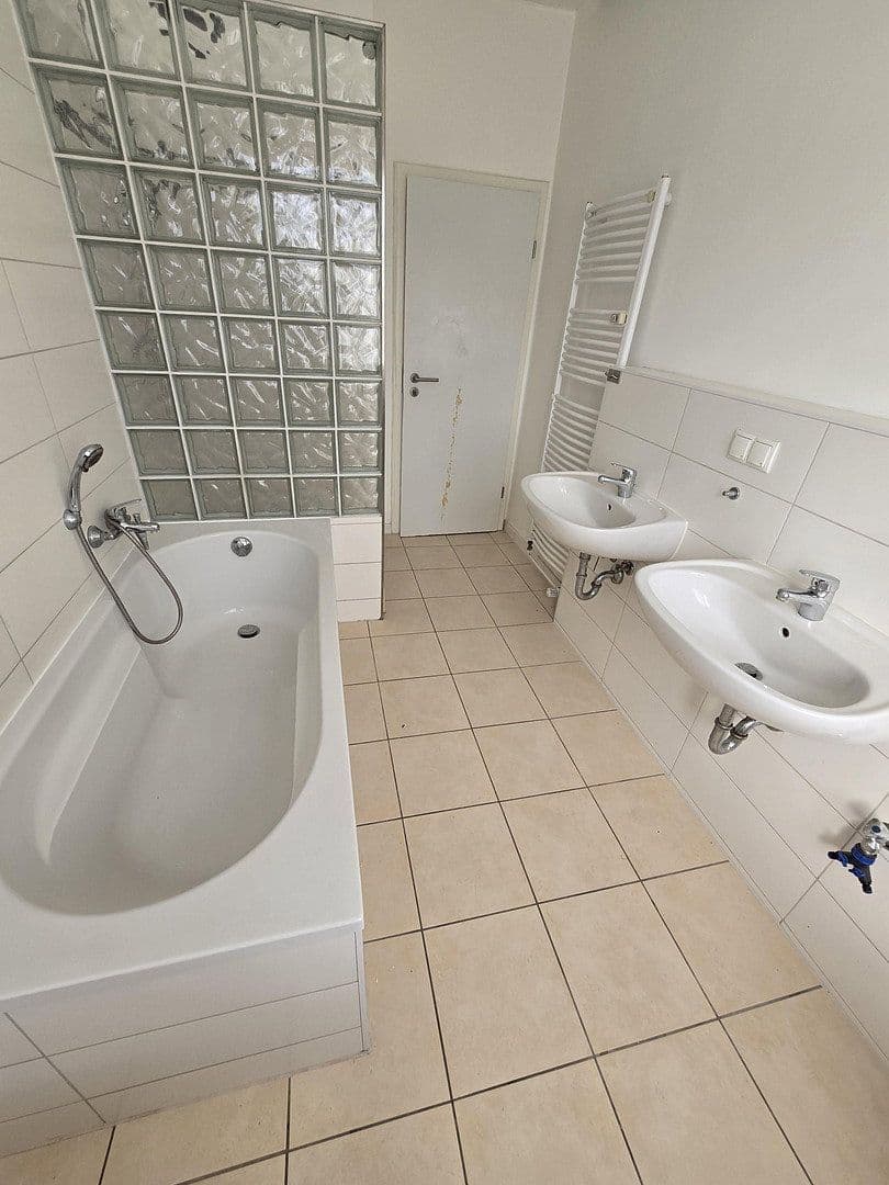 3 bedroom with open-plan kitchen flat to rent, 114 m², Gerhart-Hauptmann Straße 43/45, Teltow, Brandenburg 3 bedroom with open-plan kitchen flat to rent, 114 m², Gerhart-Hauptmann Straße 43/45, Teltow, Brandenburg