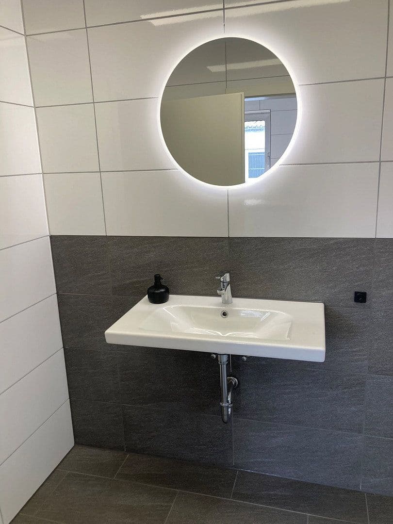 non-residential property for sale, 2,400 m², Carl-Zeiss-Straße 16, Alsdorf, North Rhine-Westphalia non-residential property for sale, 2,400 m², Carl-Zeiss-Straße 16, Alsdorf, North Rhine-Westphalia