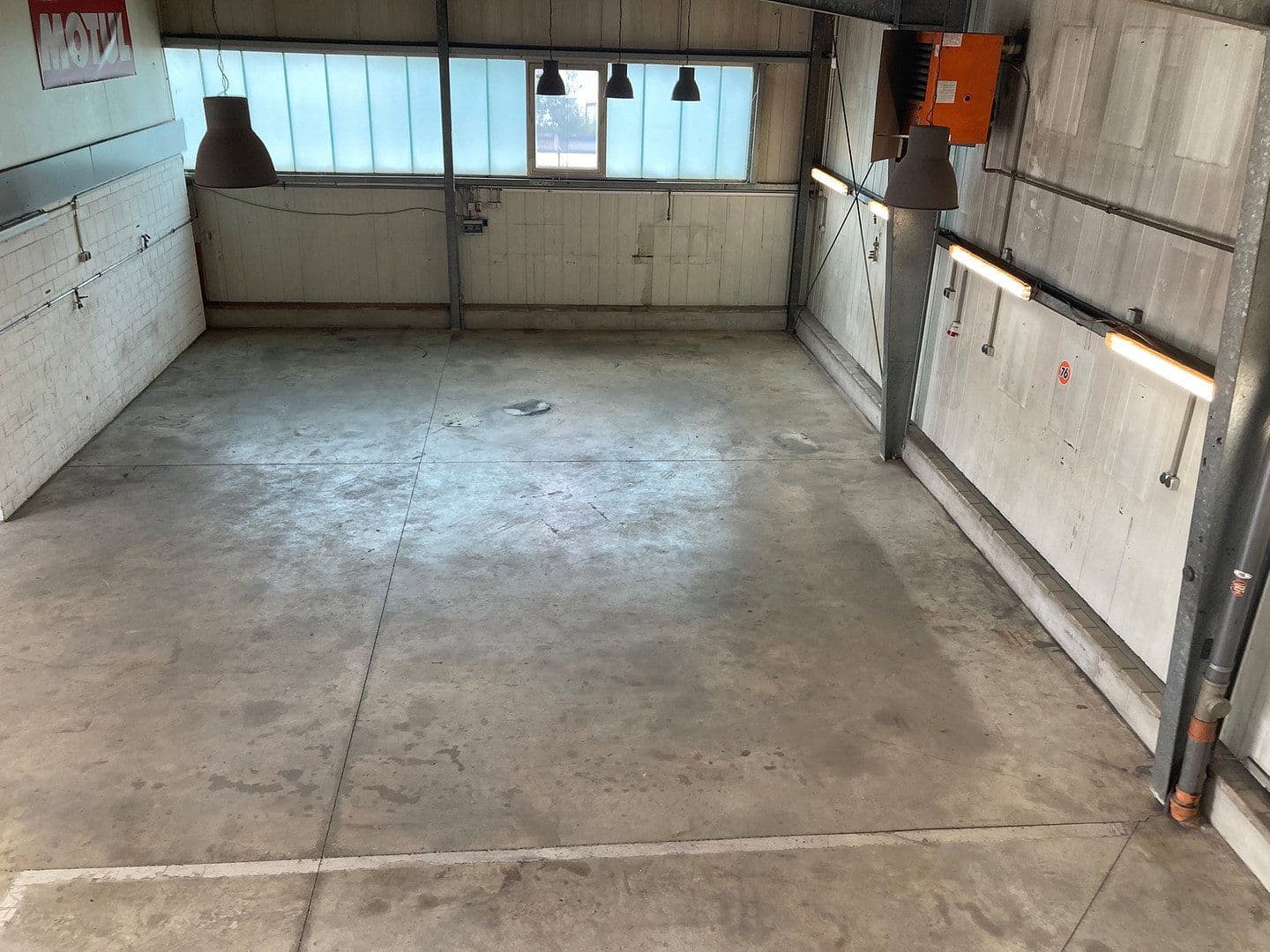 non-residential property for sale, 2,400 m², Carl-Zeiss-Straße 16, Alsdorf, North Rhine-Westphalia non-residential property for sale, 2,400 m², Carl-Zeiss-Straße 16, Alsdorf, North Rhine-Westphalia