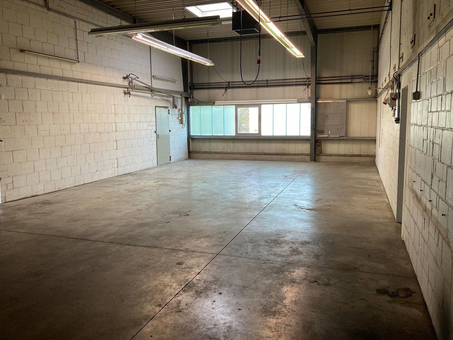 non-residential property for sale, 2,400 m², Carl-Zeiss-Straße 16, Alsdorf, North Rhine-Westphalia non-residential property for sale, 2,400 m², Carl-Zeiss-Straße 16, Alsdorf, North Rhine-Westphalia