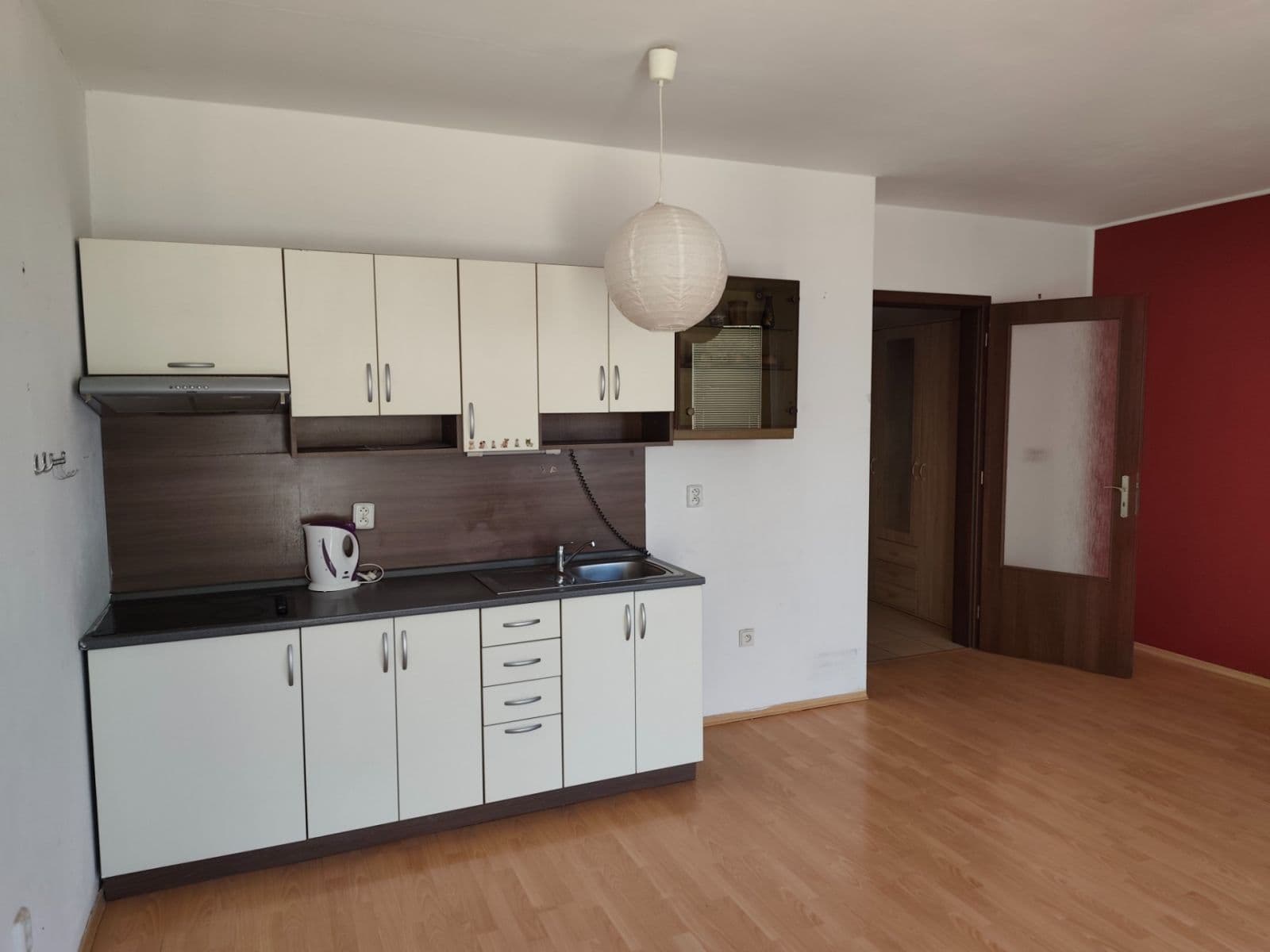 Studio flat to rent, 36 m², Resselovo náměstí, Chrudim, Pardubický Region Studio flat to rent, 36 m², Resselovo náměstí, Chrudim, Pardubický Region