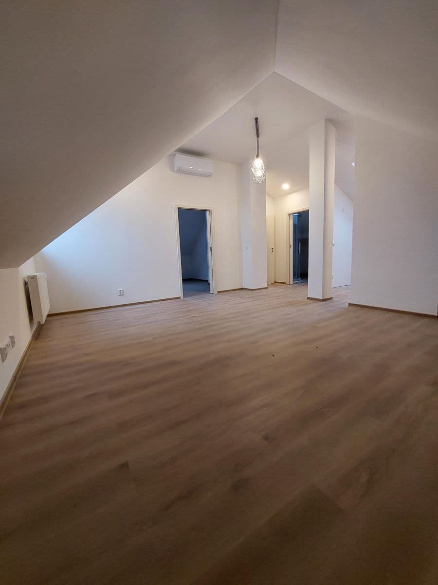 2 bedroom with open-plan kitchen flat to rent, 602 m², K Novému dvoru, Prague, Prague 2 bedroom with open-plan kitchen flat to rent, 602 m², K Novému dvoru, Prague, Prague