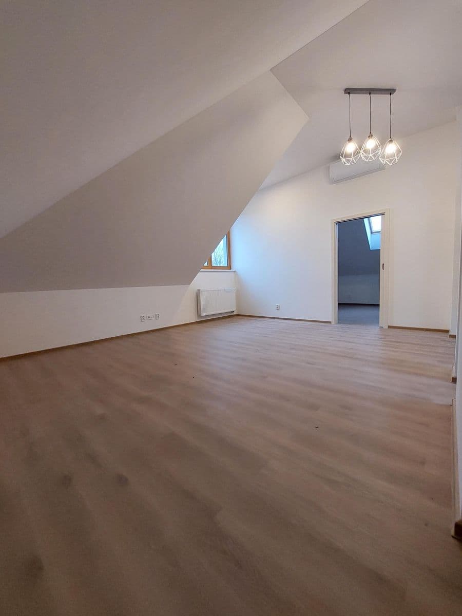 2 bedroom with open-plan kitchen flat to rent, 602 m², K Novému dvoru, Prague, Prague 2 bedroom with open-plan kitchen flat to rent, 602 m², K Novému dvoru, Prague, Prague