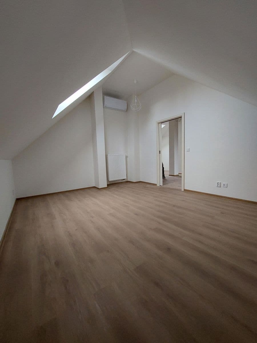 2 bedroom with open-plan kitchen flat to rent, 602 m², K Novému dvoru, Prague, Prague 2 bedroom with open-plan kitchen flat to rent, 602 m², K Novému dvoru, Prague, Prague