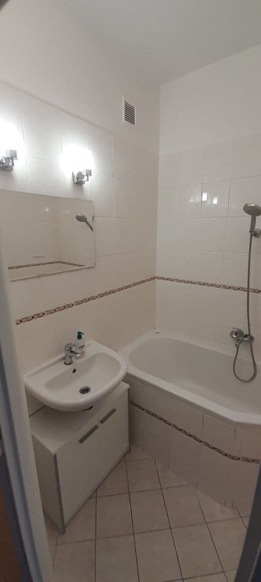 2 bedroom flat to rent, 54 m², Tyršova, Zlín, Zlínský Region 2 bedroom flat to rent, 54 m², Tyršova, Zlín, Zlínský Region