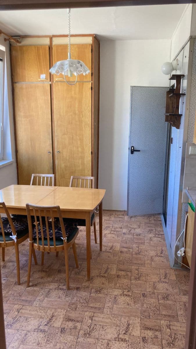 3 bedroom flat to rent, 64 m², sídliště Vajgar, Jindřichův Hradec, Jihočeský Region 3 bedroom flat to rent, 64 m², sídliště Vajgar, Jindřichův Hradec, Jihočeský Region