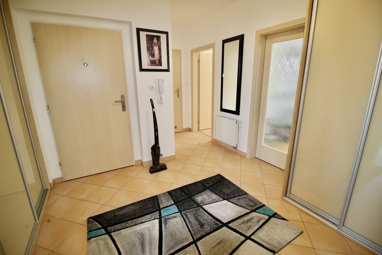2 bedroom with open-plan kitchen flat to rent, 139 m², Laudonova, Prague, Prague 2 bedroom with open-plan kitchen flat to rent, 139 m², Laudonova, Prague, Prague