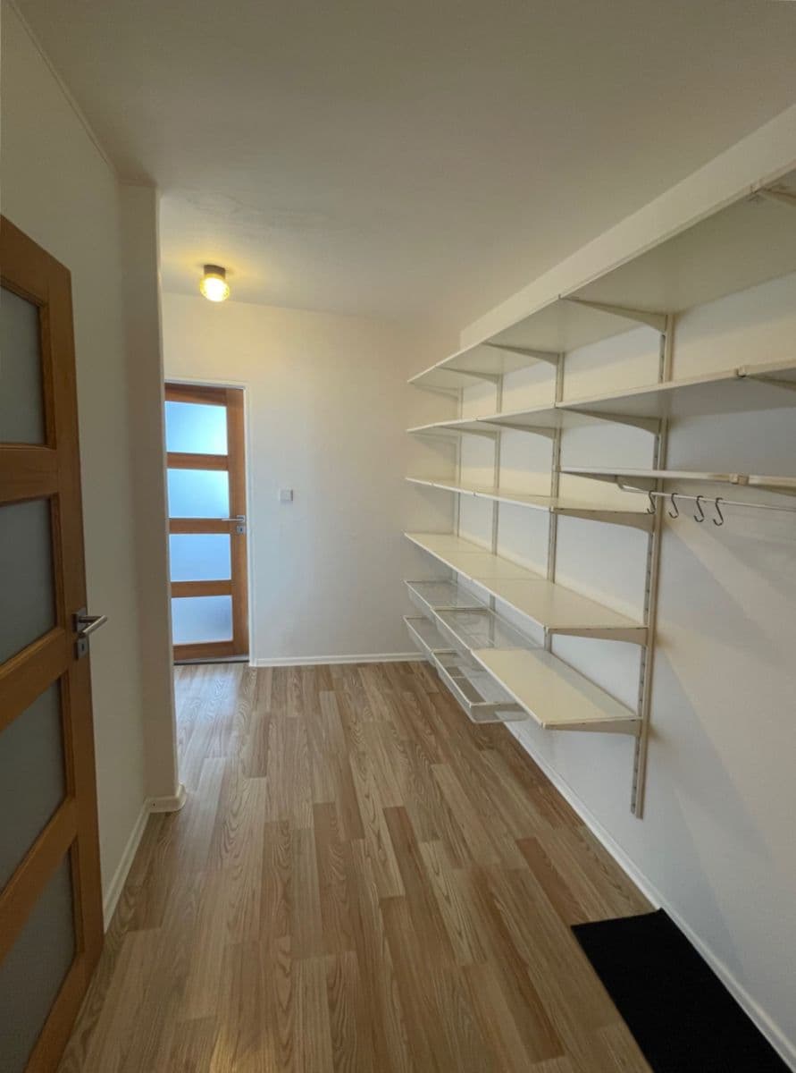 1 bedroom with open-plan kitchen flat to rent, 43 m², Rezlerova, Prague, Prague 1 bedroom with open-plan kitchen flat to rent, 43 m², Rezlerova, Prague, Prague